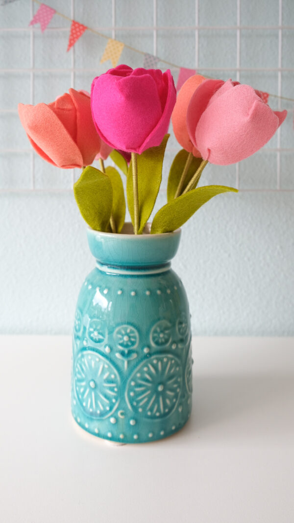 Happy Tulips DIY kit